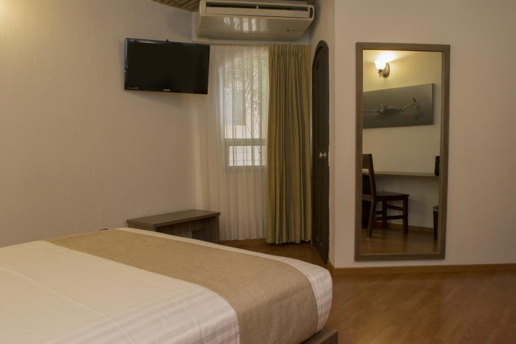 Hotel Villa Del Sol Expo Гвадалахара Экстерьер фото