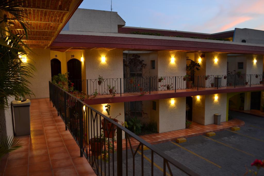 Hotel Villa Del Sol Expo Гвадалахара Экстерьер фото