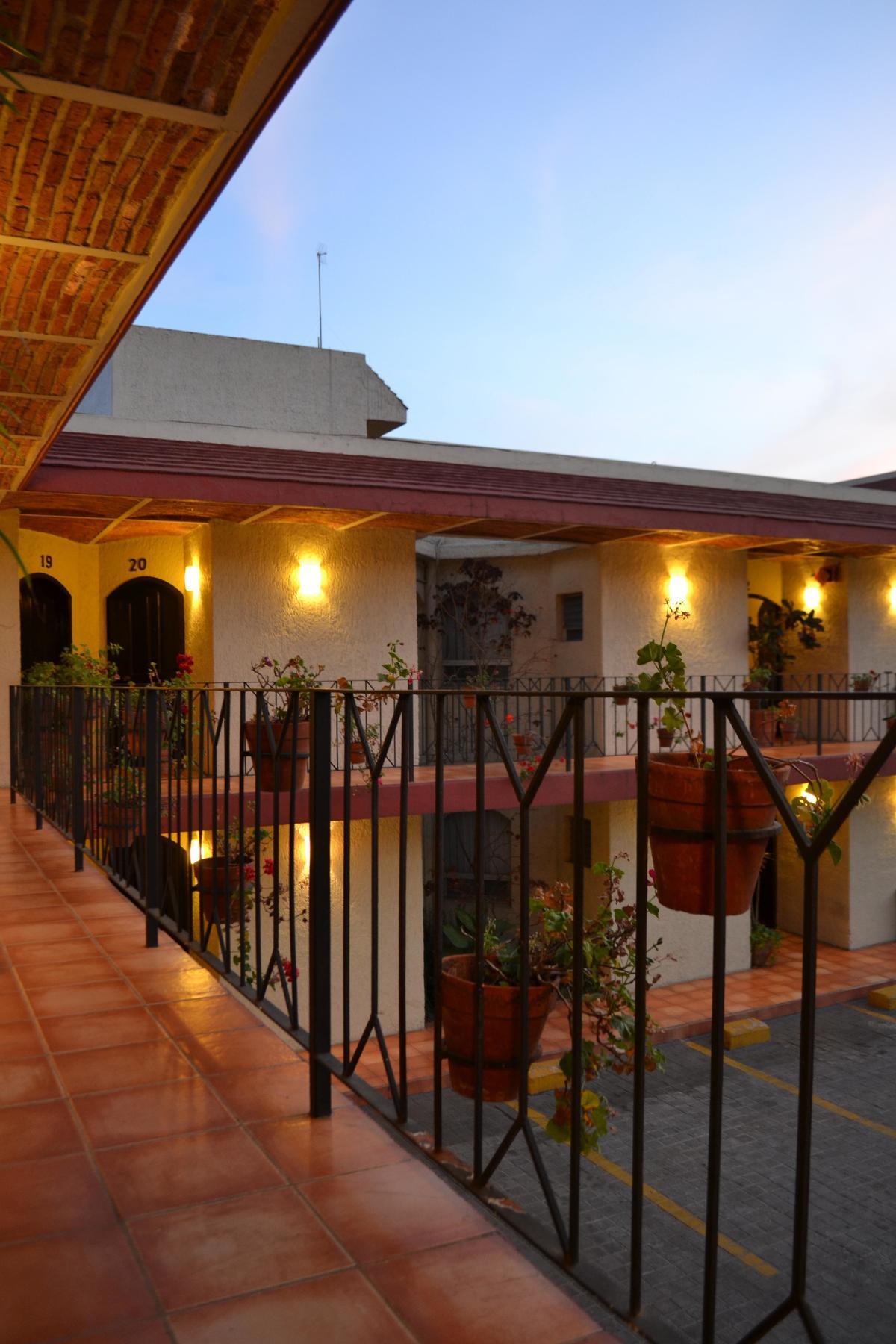 Hotel Villa Del Sol Expo Гвадалахара Экстерьер фото