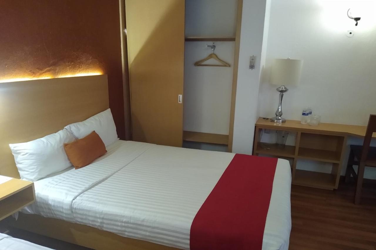 Hotel Villa Del Sol Expo Гвадалахара Экстерьер фото