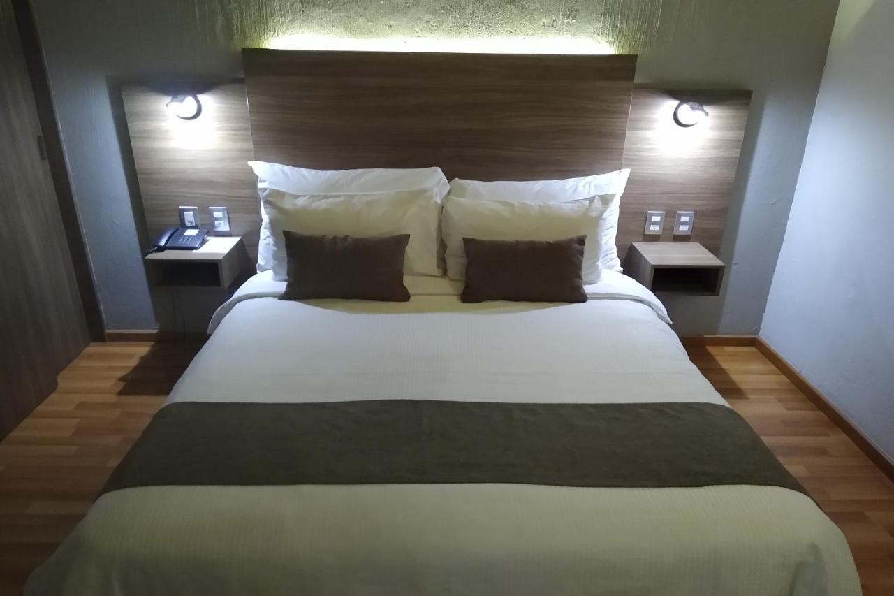 Hotel Villa Del Sol Expo Гвадалахара Экстерьер фото