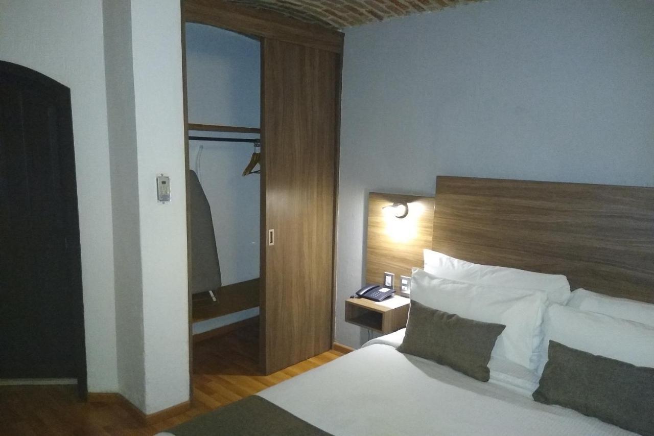 Hotel Villa Del Sol Expo Гвадалахара Экстерьер фото
